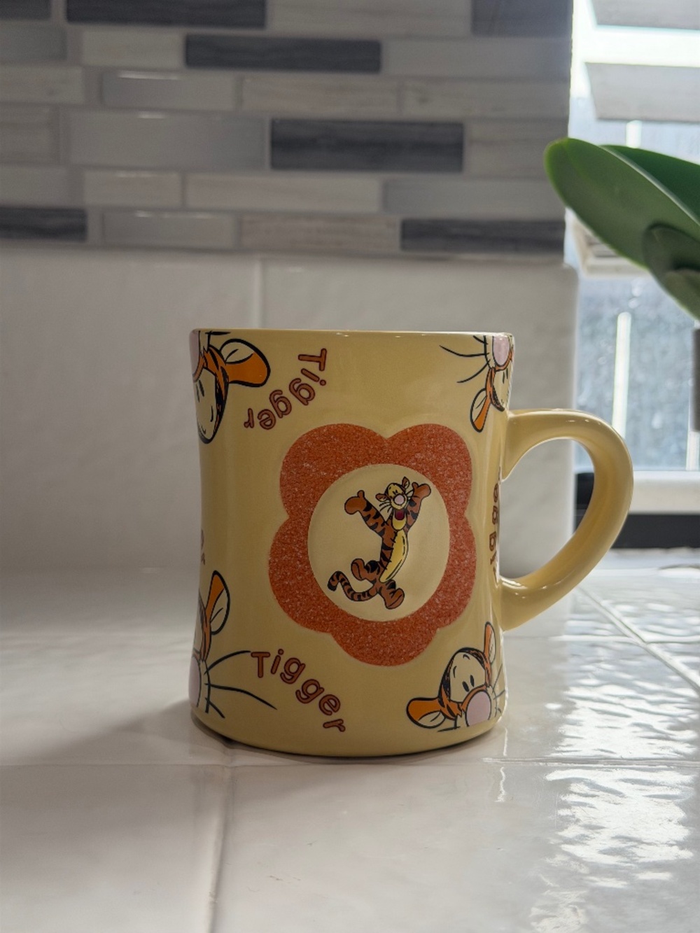 WALT DISNEY park Tigger Mug Large